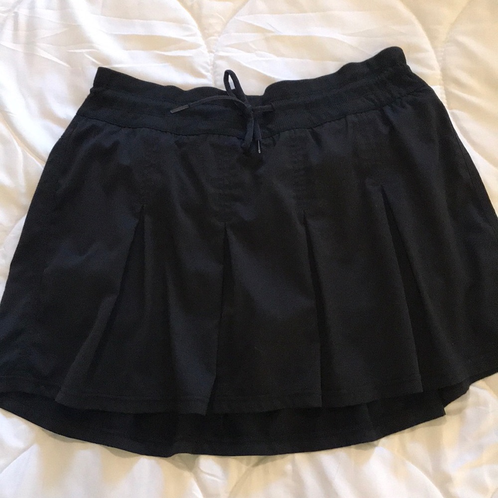 Adorable North Face skirt with built in shorts